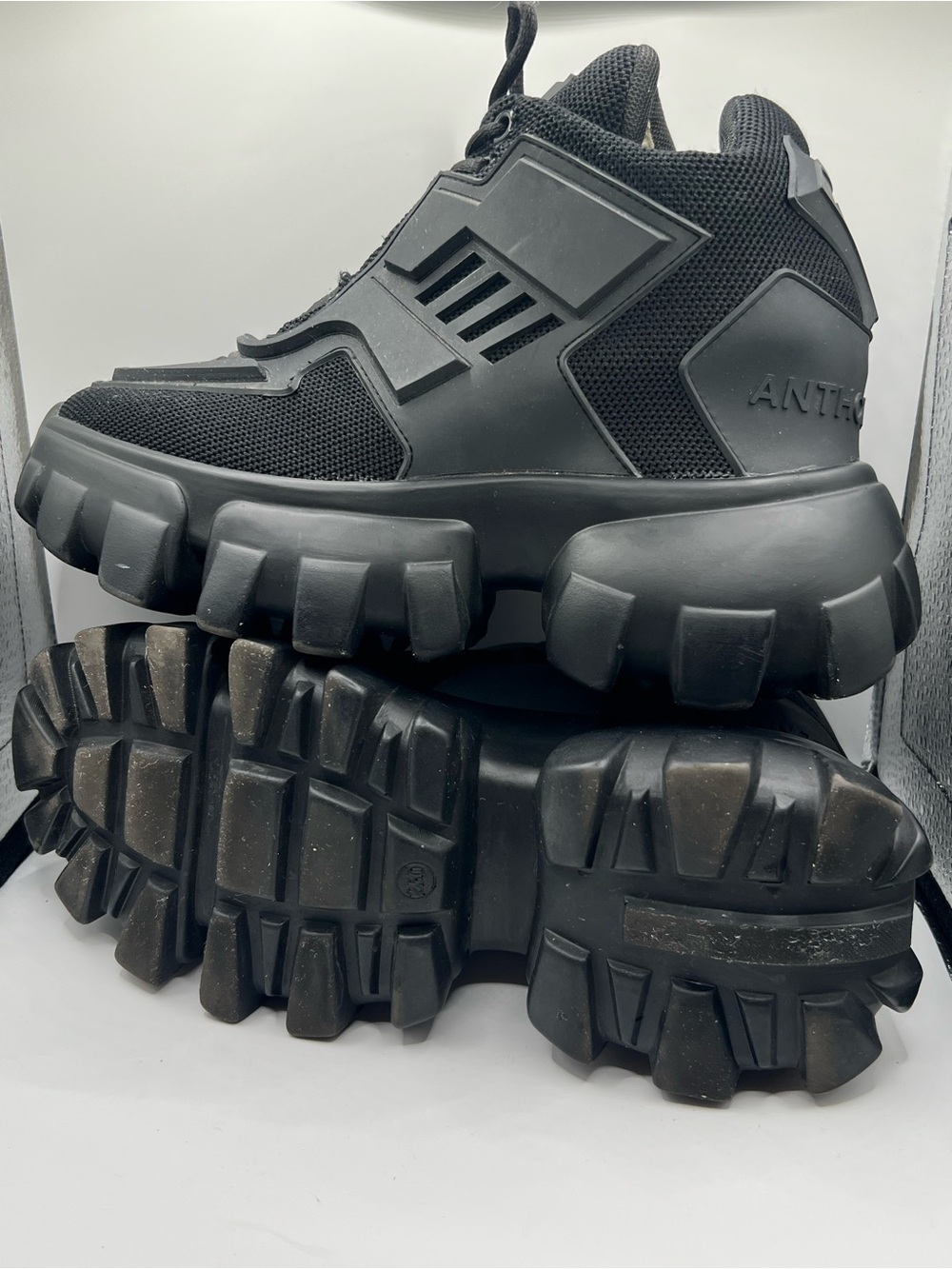 Men's Black Chunky Lace-Up Sneakers - Picture 9 of 12